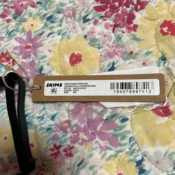 Skims - Picture 2 of 3